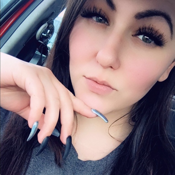 Meet your Posher, Lexy - Picture 7 of 8